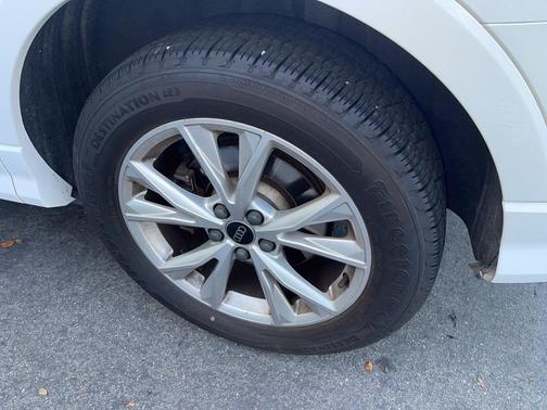 2024 Audi Q3 45 S line Premium