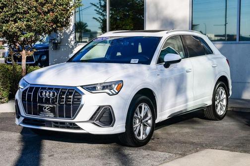 2024 Audi Q3 45 S line Premium
