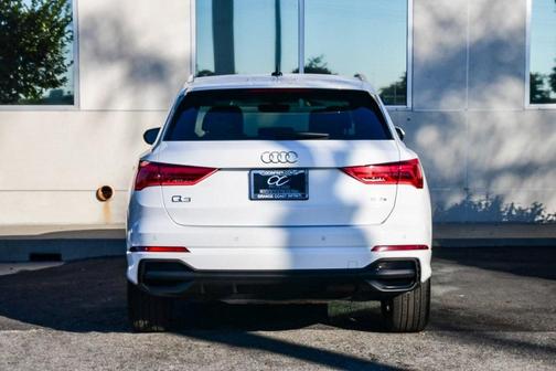 2024 Audi Q3 45 S line Premium