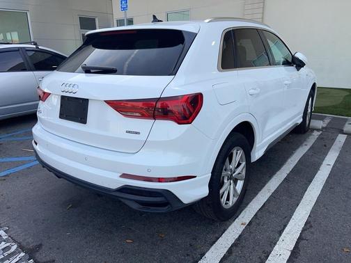 2024 Audi Q3 45 S line Premium