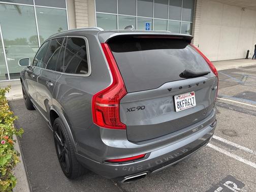 2019 Volvo XC90 T6 R-Design