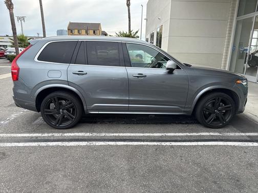 2019 Volvo XC90 T6 R-Design