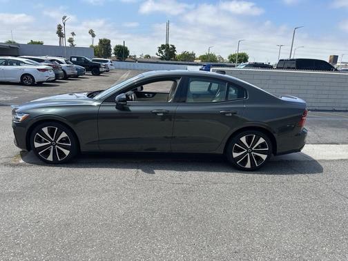 2022 Volvo S60