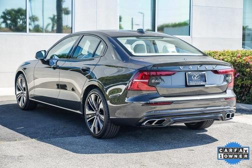 2022 Volvo S60 B5 Momentum