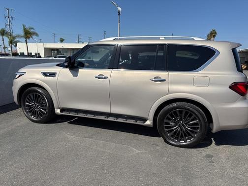 2024 INFINITI QX80 SENSORY