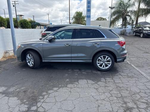2022 Audi Q3 45 S line Premium