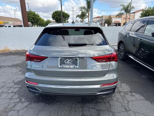 2022 Audi Q3 45 S line Premium