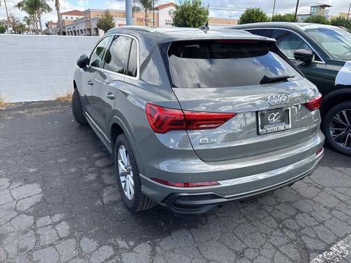 2022 Audi Q3 45 S line Premium