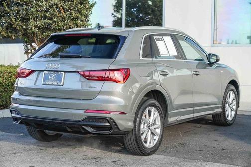 2022 Audi Q3 45 S line Premium