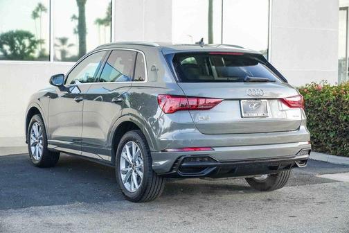 2022 Audi Q3 45 S line Premium