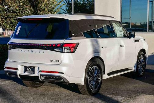2026 INFINITI QX80 Luxe