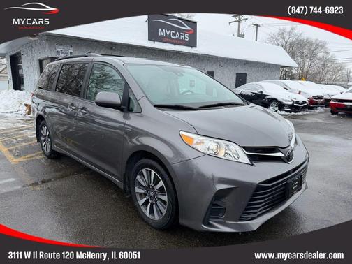 2018 Toyota Sienna LE