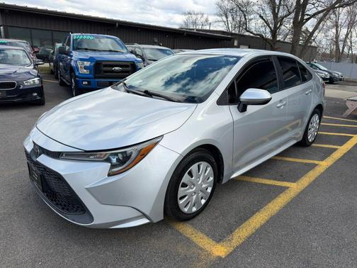 Classic Silver Metallic 2021 Toyota Corolla LE