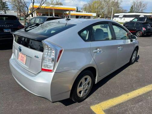 2010 Toyota Prius III