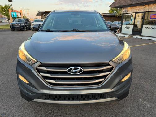 Coliseum Grey 2016 Hyundai TUCSON Sport