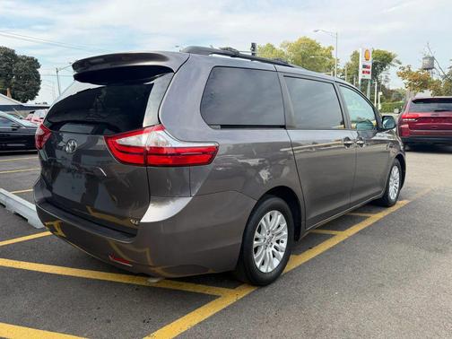 2015 Toyota Sienna XLE Premium