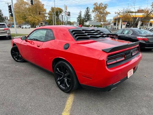 2016 Dodge Challenger SXT