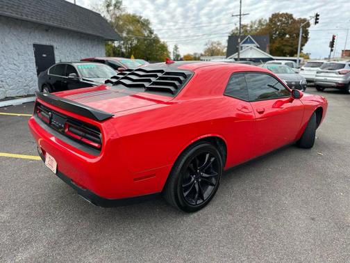 2016 Dodge Challenger SXT