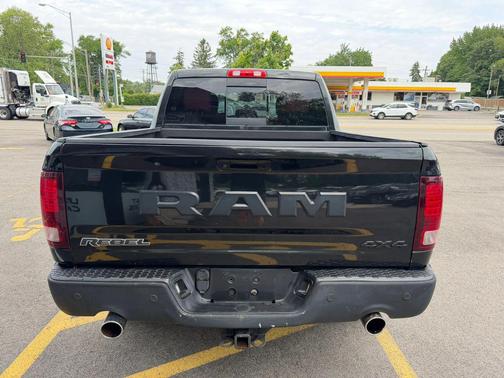 Brilliant Black Crystal Pearl 2016 RAM 1500 Rebel