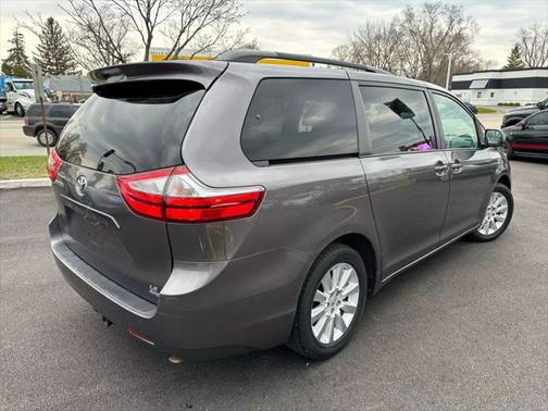 2015 Toyota Sienna LE