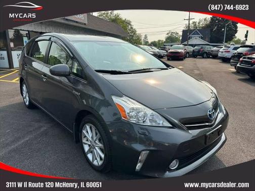 2014 Toyota Prius v Five