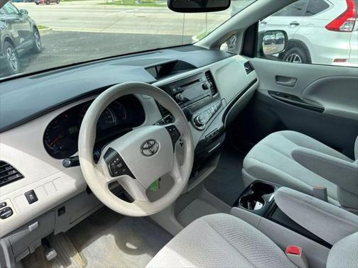 2013 Toyota Sienna LE