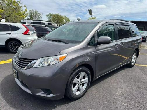 2013 Toyota Sienna LE