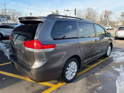 2012 Toyota Sienna XLE