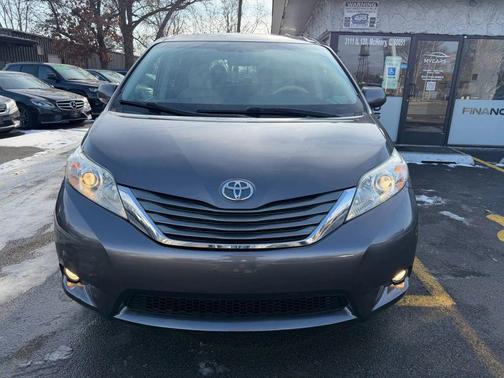 2012 Toyota Sienna XLE