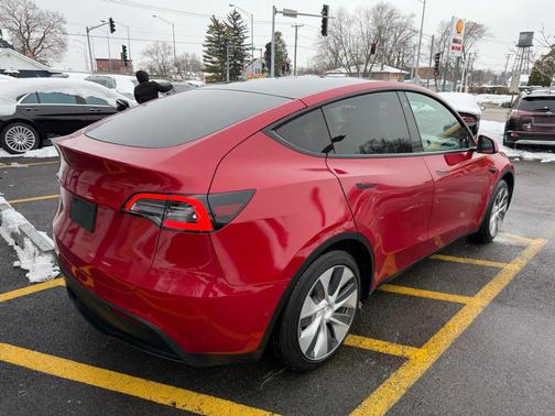 2021 Tesla Model Y Standard Range Rear-Wheel Drive