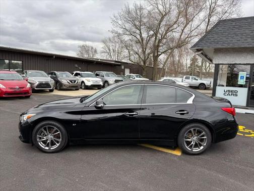 2015 INFINITI Q50 Premium