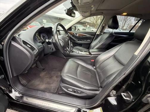 2015 INFINITI Q50 Premium
