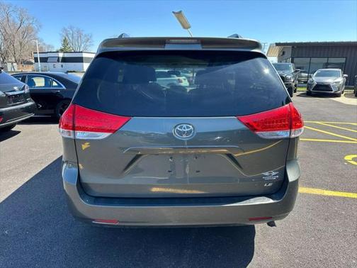 2014 Toyota Sienna LE