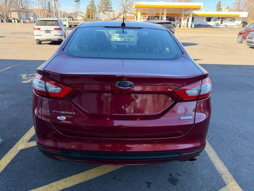 2014 Ford Fusion SE