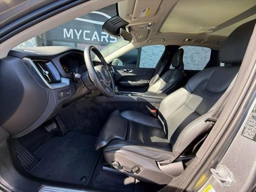 2019 Volvo XC60 T5 Momentum