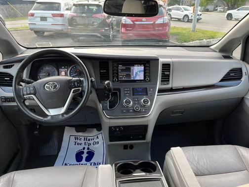Celestial Silver Metallic 2019 Toyota Sienna XLE Premium