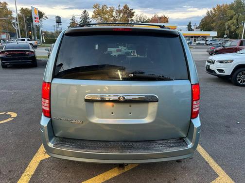 2008 Chrysler Town & Country Touring