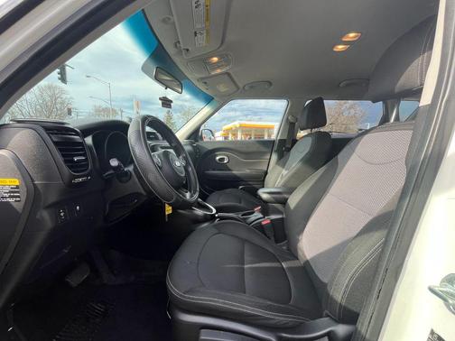 Clear White 2018 Kia Soul +