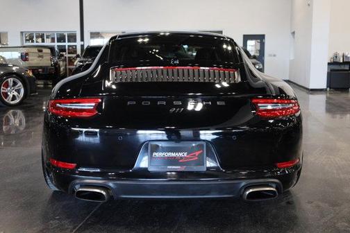 2018 Porsche 911 Carrera