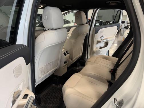 Polar White 2024 Mercedes-Benz GLA 250 4MATIC
