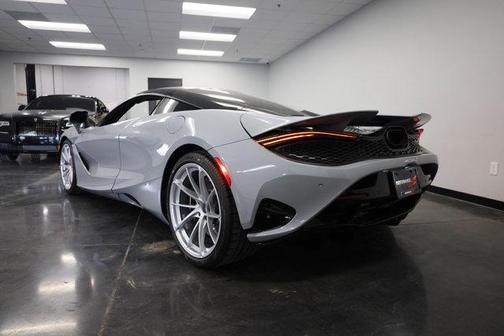 2025 McLaren 750S Coupe