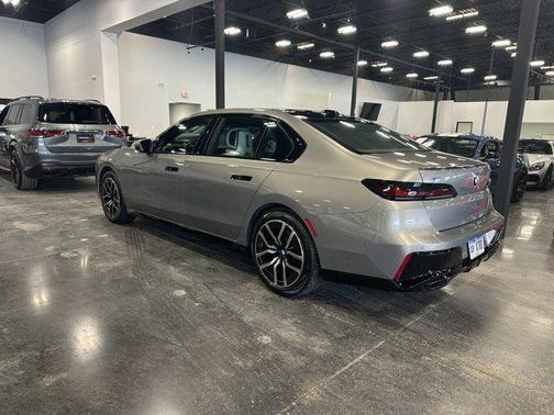 2023 BMW 760 i xDrive