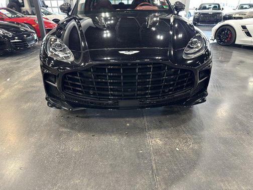 2023 Aston Martin DBX 707