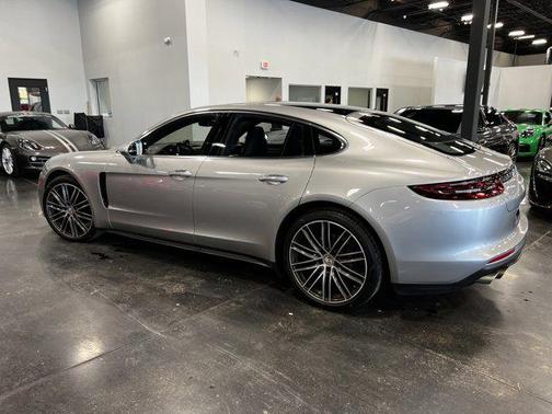2018 Porsche Panamera 4S