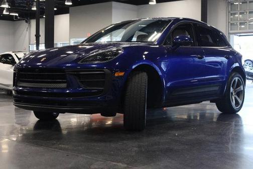 2022 Porsche Macan Base