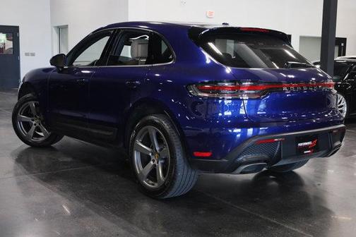 2022 Porsche Macan Base
