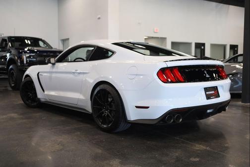 Oxford White 2016 Ford Shelby GT350 Base
