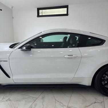 Oxford White 2016 Ford Shelby GT350 Base