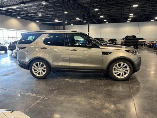 Corris Gray Metallic 2018 Land Rover Discovery HSE