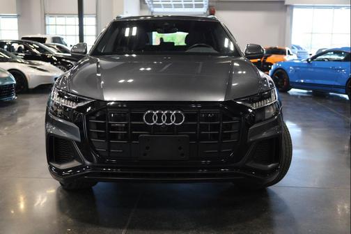 Daytona Gray Pearl Effect 2023 Audi Q8 55 Premium Plus